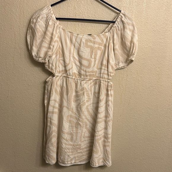 Sincerely Jules Women Short Sleeve Geometrical Pattern Tan Dress Cutout Size Sm - Picture 1 of 7